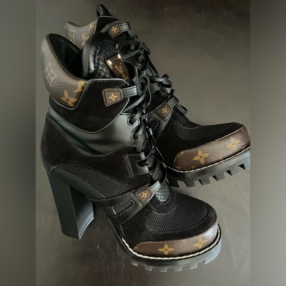 100% AUTHENTIC ***Louis Vuitton Star Trail Ankle Boots - Picture 3 of 5